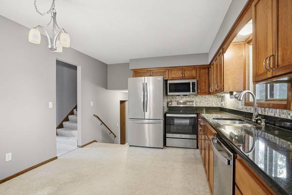 6207 Edgemont BLVD N, Brooklyn Park, MN 55428