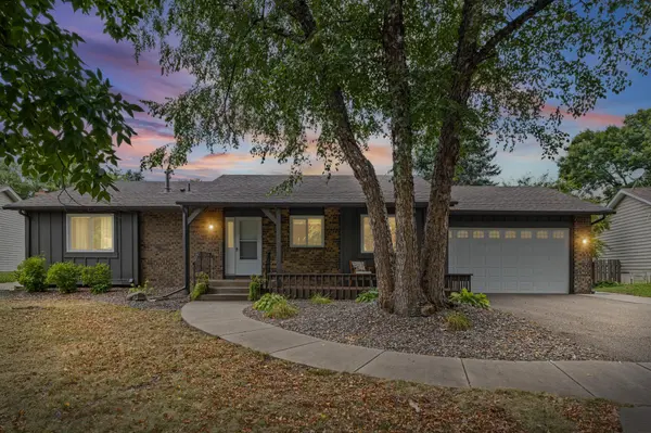 7835 Berkshire LN N, Maple Grove, MN 55311