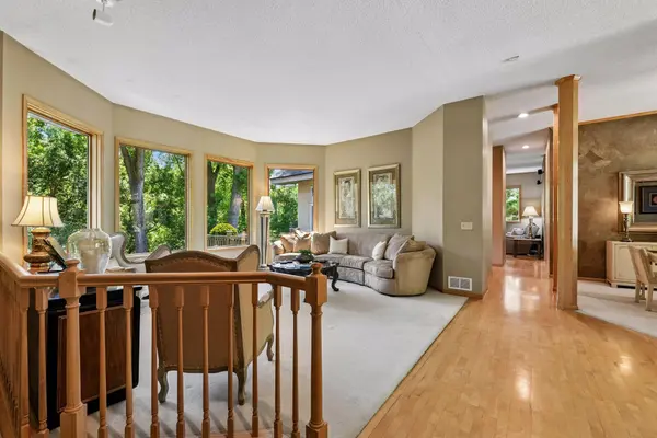 5535 Wingwood CT, Minnetonka, MN 55345