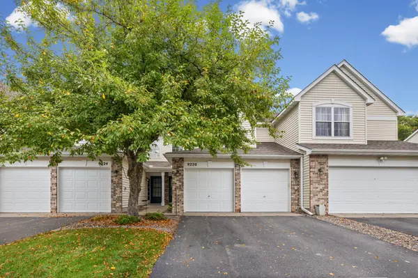 9220 Merrimac LN N, Maple Grove, MN 55311