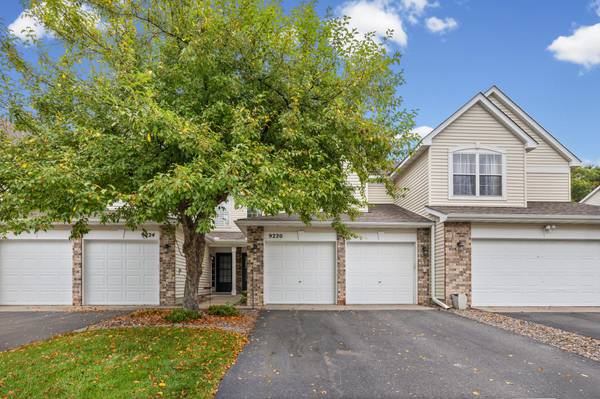 9220 Merrimac LN N, Maple Grove, MN 55311