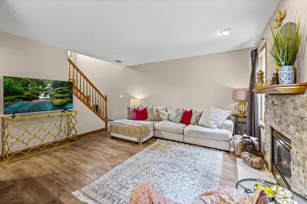 9220 Merrimac LN N, Maple Grove, MN 55311