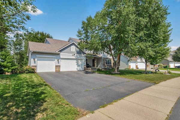 10548 Noble CIR N, Brooklyn Park, MN 55443