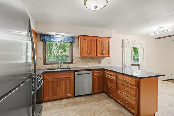 2001 102nd AVE NW, Coon Rapids, MN 55433