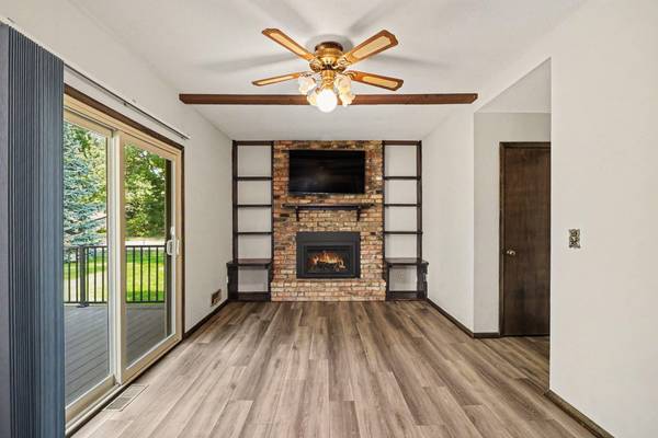 2001 102nd AVE NW, Coon Rapids, MN 55433