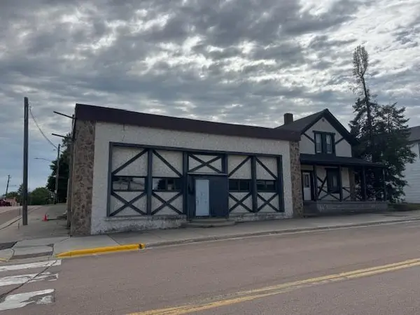 223 E Main St, Norwood Young America, MN 55397