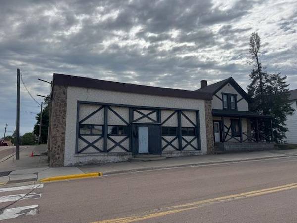 223 E Main St, Norwood Young America, MN 55397