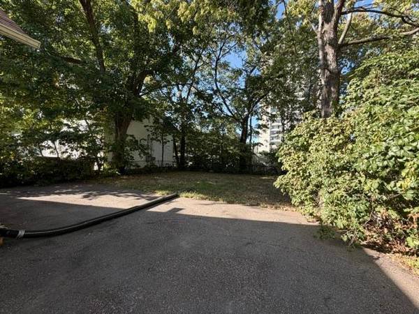122 W 32nd ST, Minneapolis, MN 55408