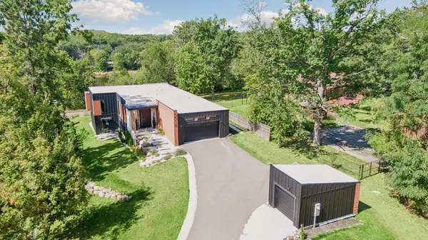 3318 W Owasso BLVD, Shoreview, MN 55126