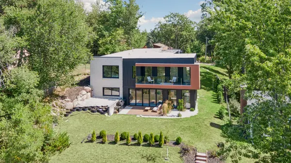 3318 W Owasso BLVD, Shoreview, MN 55126
