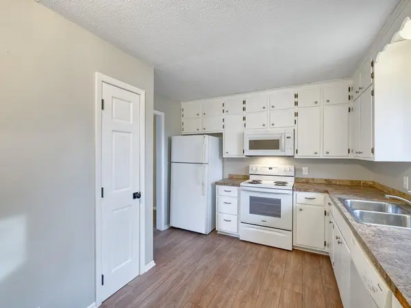 2304 13th AVE E, North Saint Paul, MN 55109