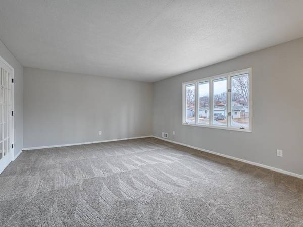 2304 13th AVE E, North Saint Paul, MN 55109