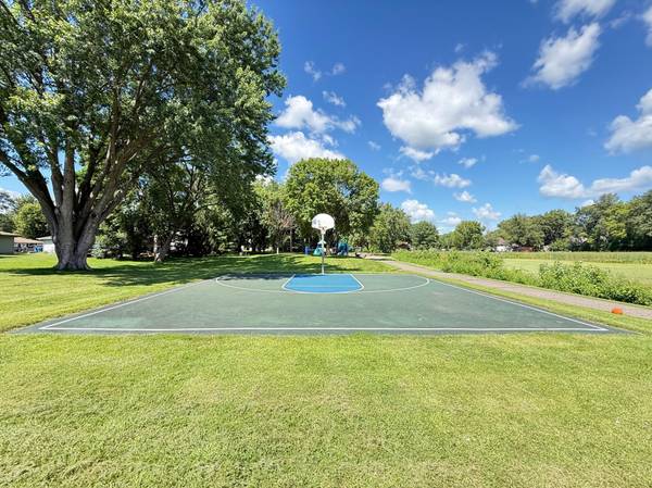 415 Belle Aire DR, Champlin, MN 55316