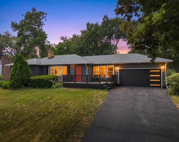 3662 Robin LN, Minnetonka, MN 55305