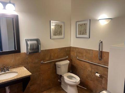 8696-B Eagle Creek CIR, Savage, MN 55378