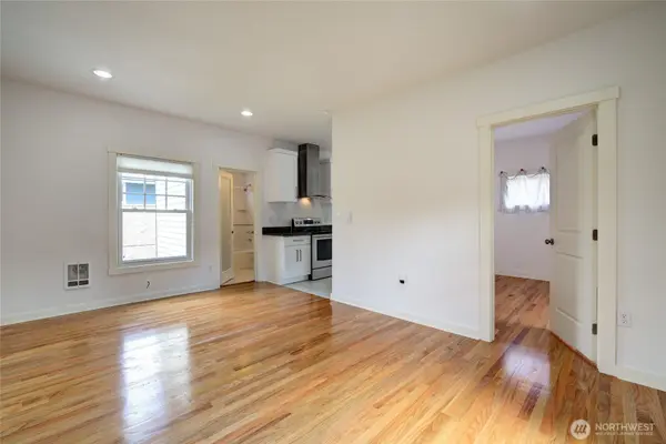 9234 36th AVE SW, Seattle, WA 98126