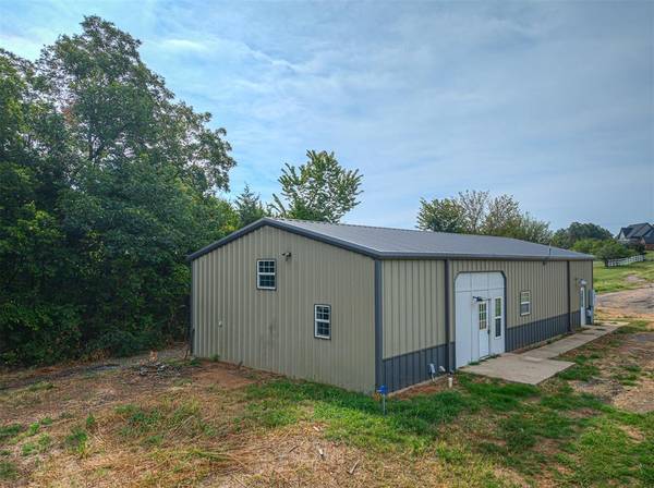 15705 Grant RD, Shawnee, OK 74801