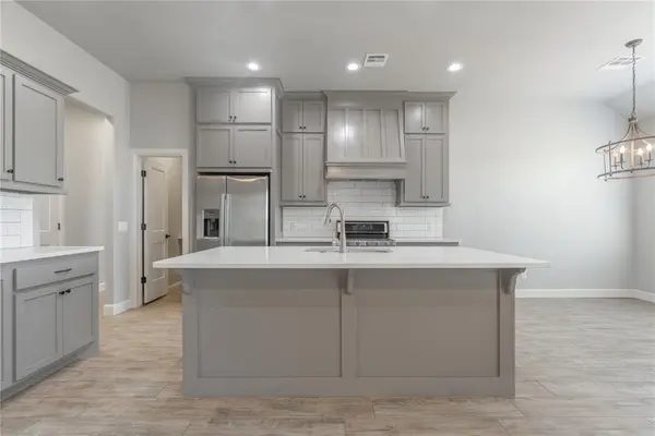 11216 SW 42nd CT, Mustang, OK 73064