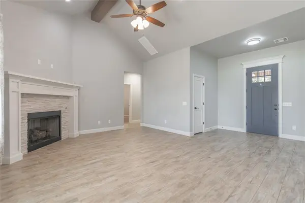 11216 SW 42nd CT, Mustang, OK 73064