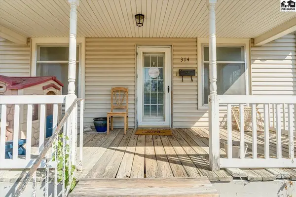 314 W 15 Ave, Hutchinson, KS 67501