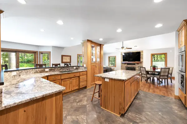 2274 CATHEDRAL FOREST DR, Suamico, WI 54313-7682