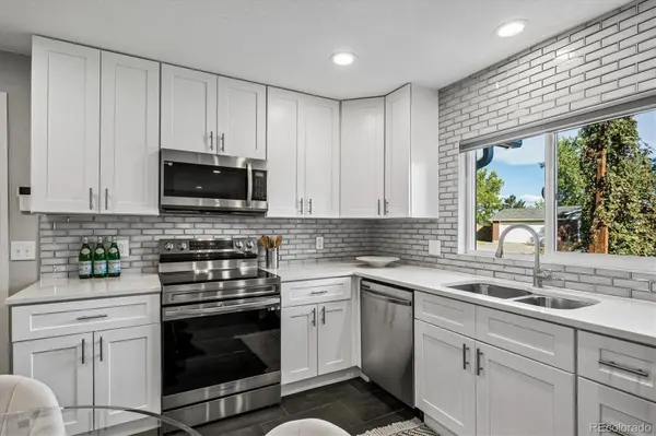 6158 W 75th DR, Arvada, CO 80003