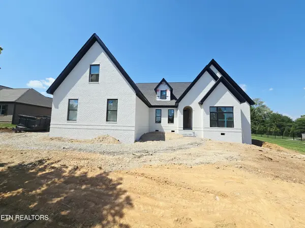 1645 Stone Harbor Blvd, Lenoir City, TN 37772