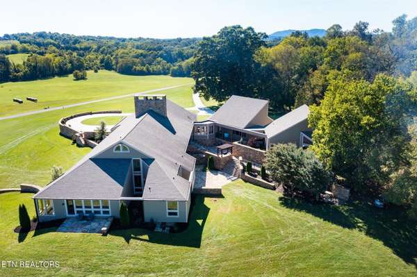 651 Cliff Top Rd, Blaine, TN 37709