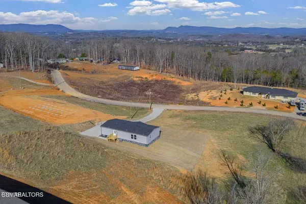 200 Laura Boling Loop Road, Strawberry Plains, TN 37871