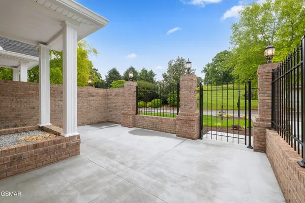 910 Fine Glen Drive, Sevierville, TN 37862