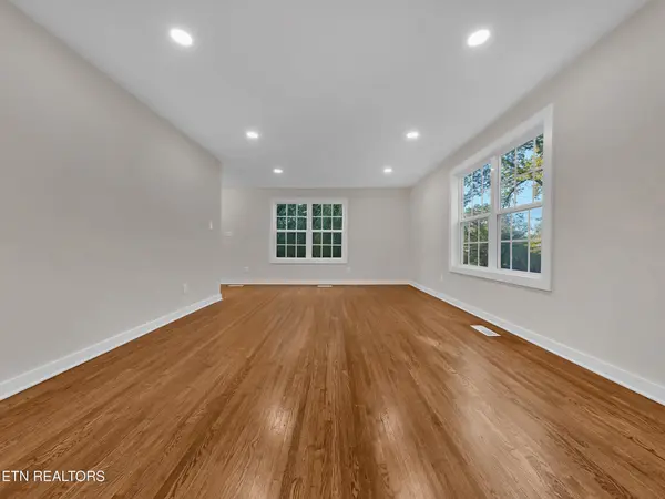 2505 Buffat Mill Rd, Knoxville, TN 37917