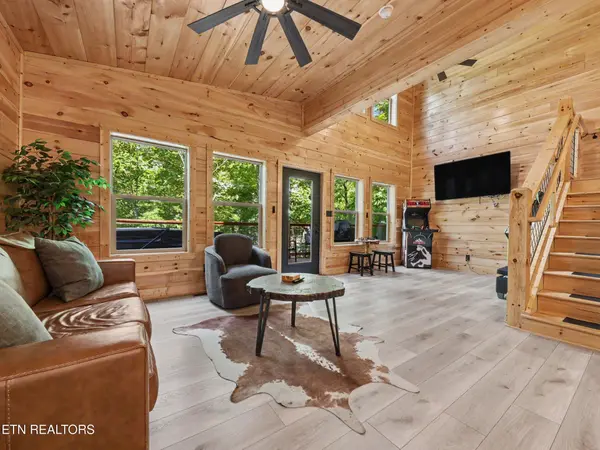 2407 Ridgehigh Pass, Sevierville, TN 37876