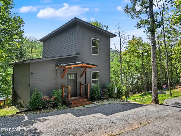 2412 Ridgehigh Pass, Sevierville, TN 37876