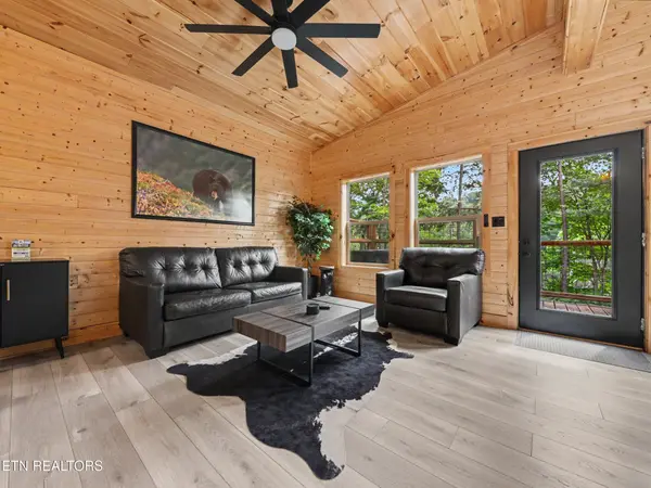 2412 Ridgehigh Pass, Sevierville, TN 37876