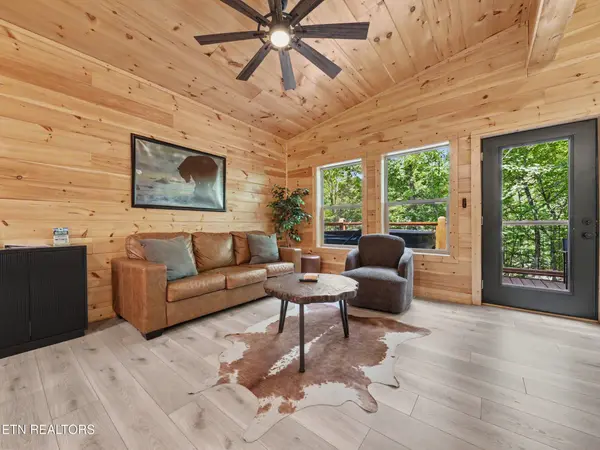 24072412 Ridgehigh Pass, Sevierville, TN 37876