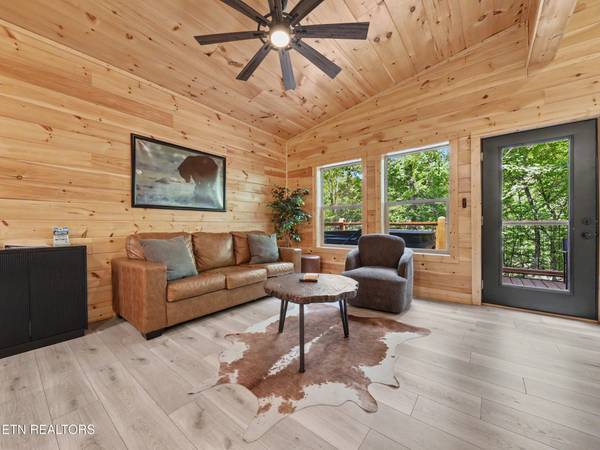 24072412 Ridgehigh Pass, Sevierville, TN 37876