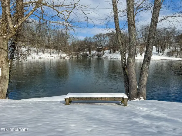 8660 Shackleford Lane, Strawberry Plains, TN 37871