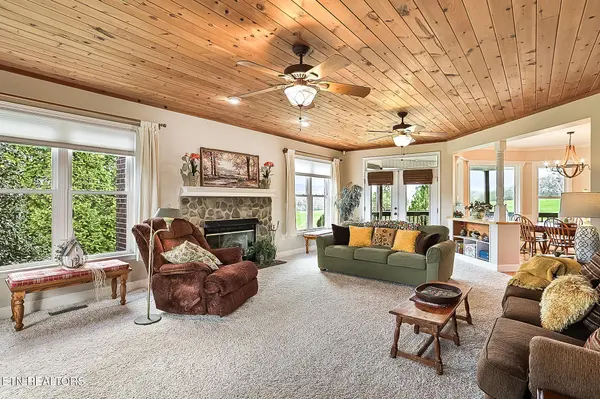8660 Shackleford Lane, Strawberry Plains, TN 37871