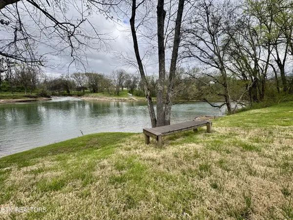 8660 Shackleford Lane, Strawberry Plains, TN 37871