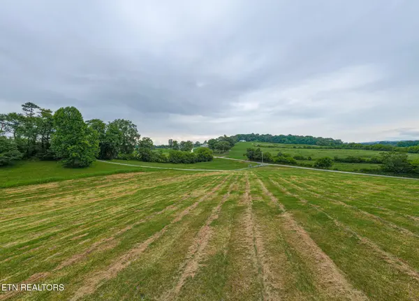 23 Walker Rd, Maryville, TN 37801