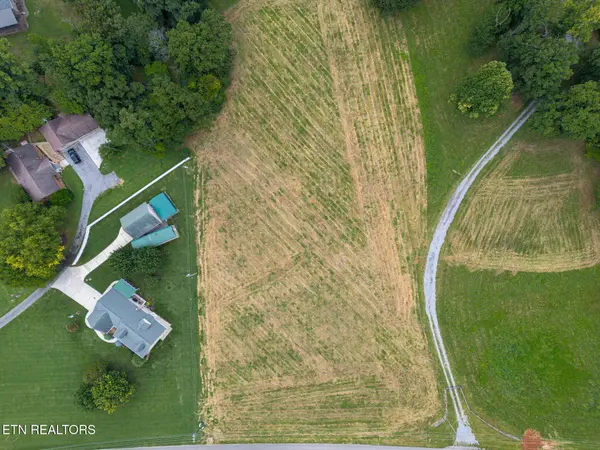 23 Walker Rd, Maryville, TN 37801