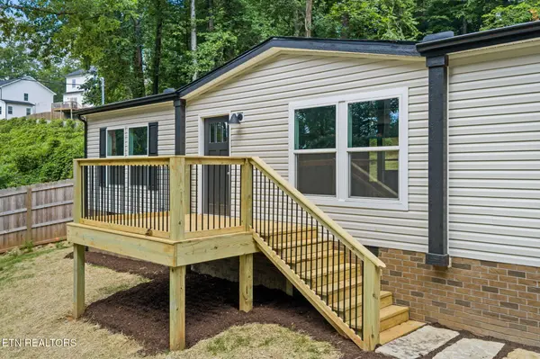 1153 Army St, Knoxville, TN 37920