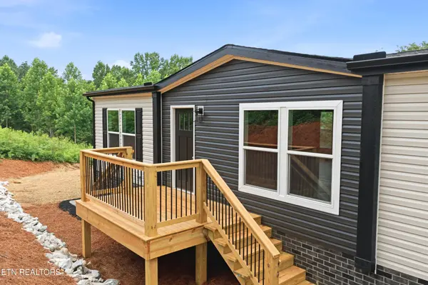 3827 Demory Rd, La Follette, TN 37766