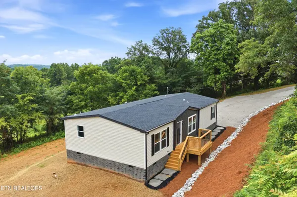 3827 Demory Rd, La Follette, TN 37766
