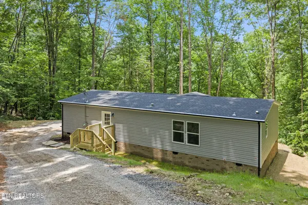 206 Cumberland View Est Rd, Rocky Top, TN 37769