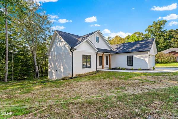 1430 Beechtop Lane, Kodak, TN 37764