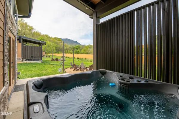 984 Goose Gap Road, Sevierville, TN 37876