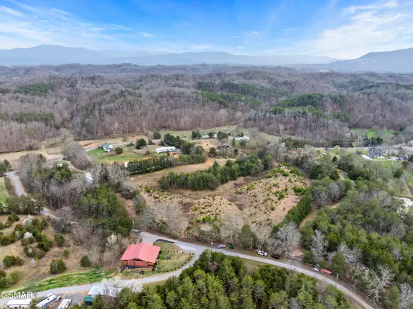 345 Gists Creek, Sevierville, TN 37876