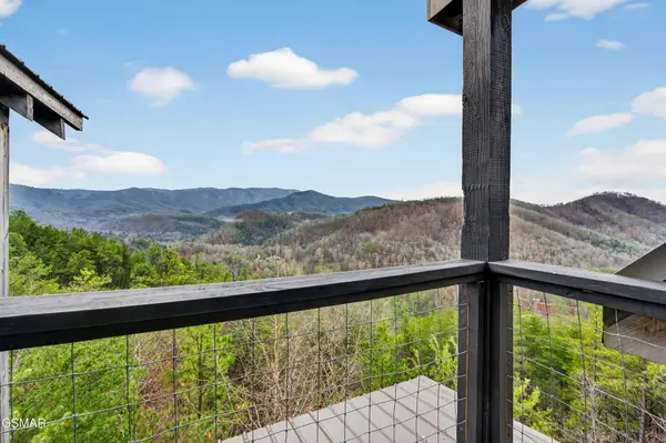 1118 Eagle Pointe Way, Pigeon Forge, TN 37863