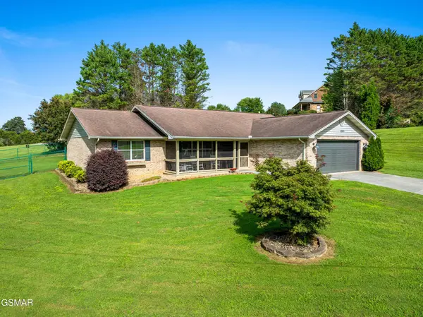 1301 Snappwood Drive, Sevierville, TN 37862